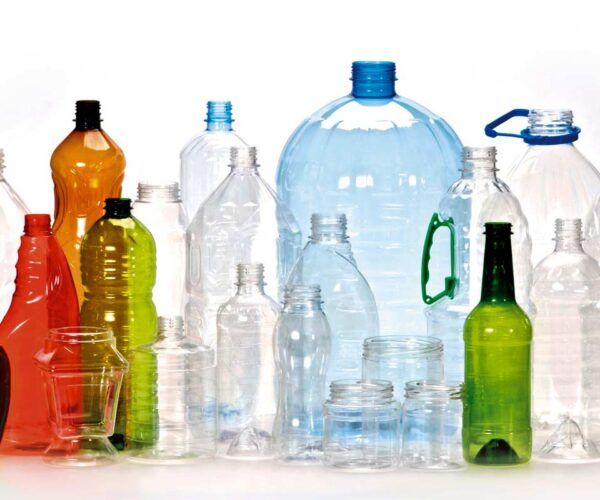 Какие магазины в Москве принимают на переработку пластиковые бутылки и алюминиевые банки